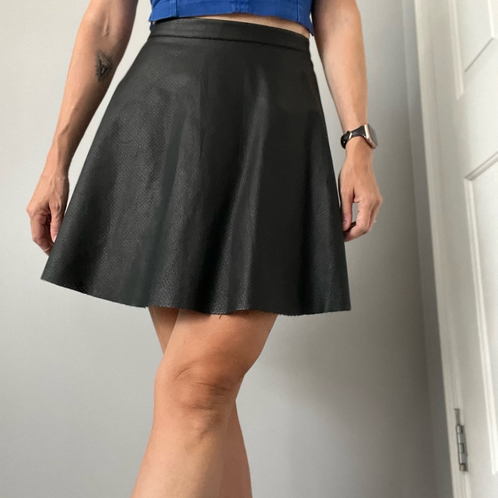 Vince Camuto | size 2 | skater skirt | faux leather | raw hem